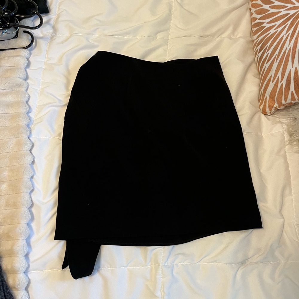 NA-KD black skirt